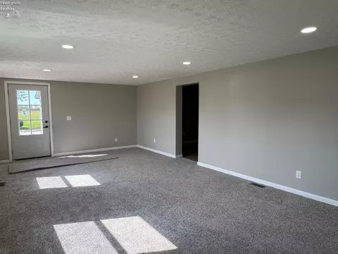 Living - 412 Monroe St, Monroeville, OH 44847 photo 3 of 7