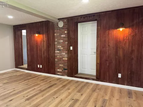 Living - 412 Monroe St, Monroeville, OH 44847 photo 6 of 7
