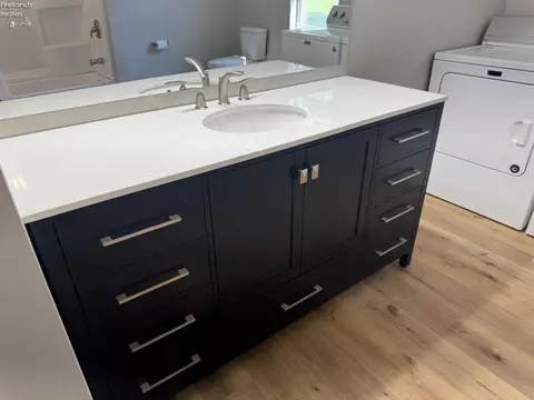 Bath - 412 Monroe St, Monroeville, OH 44847 photo 3 of 4