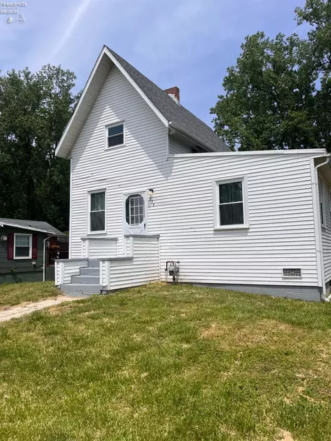 234 Charlotte St, Tiffin, OH 44883