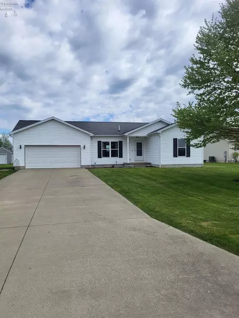 1808 Mario Pl, Fremont, OH 43420