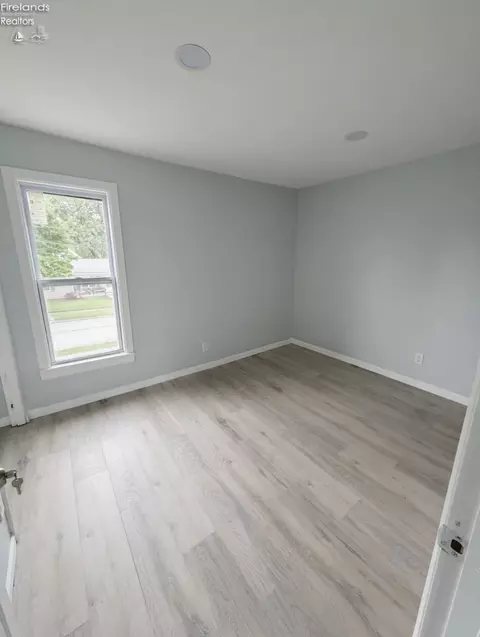 103 Hayes, Willard, OH 44890 photo 7