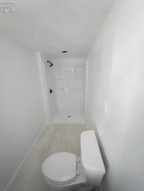 103 Hayes, Willard, OH 44890 photo 6