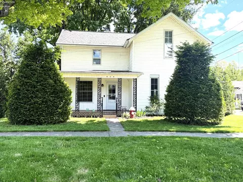 444 Clinton St, Elmore, OH 43416