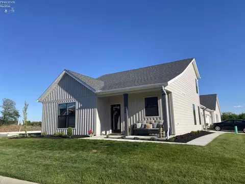 5009 Coventry Cir, Huron, OH 44839