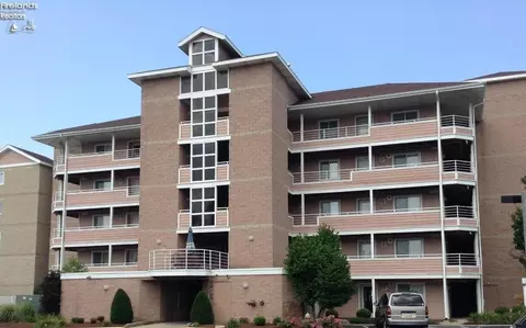 31 Marina Point Dr, Sandusky, OH 44870