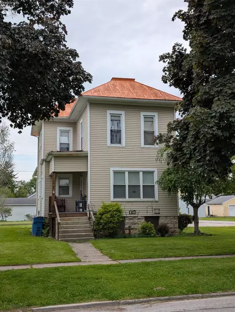 715 South St, Fremont, OH 43420