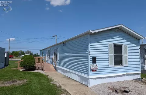 1420 E Main St #28, Bellevue, OH 44811