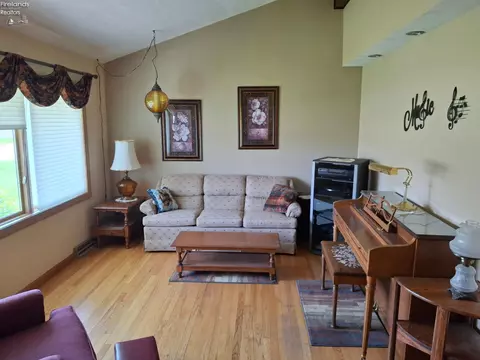 Living - 96 Perrin Rd, Milan, OH 44846 photo 3 of 5