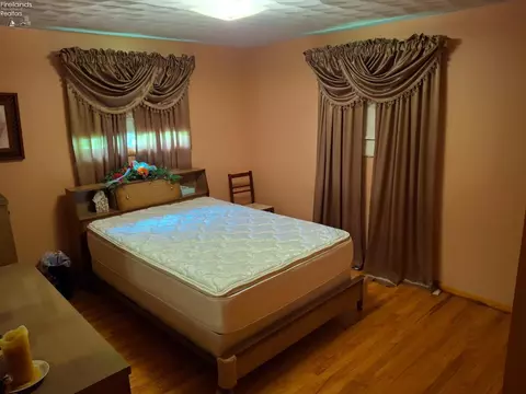 Bedroom - 96 Perrin Rd, Milan, OH 44846 photo 2 of 3