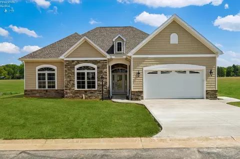 1134 Sheltered Brook Dr, Huron, OH 44839
