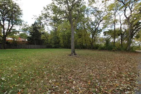3638 E Rock Cliff Dr, Port Clinton, OH 43452