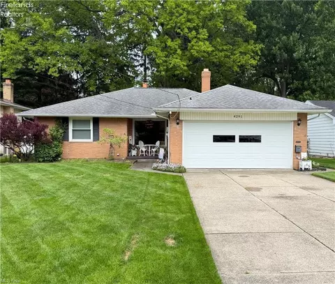 4291 Brendan Ln, North Olmsted, OH 44070