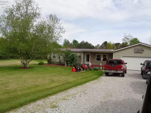 1246 Greenfield Dr, Willard, OH 44890