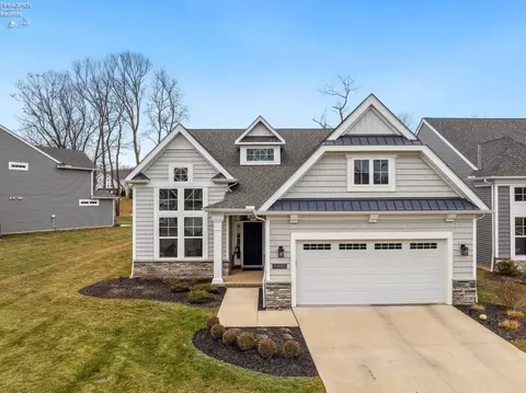 4865 E Tradewinds Dr, Port Clinton, OH 43452