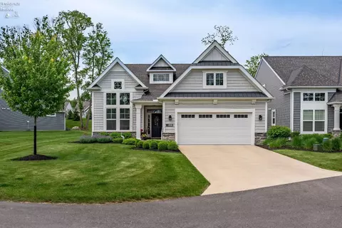 4865 E Tradewinds Dr, Port Clinton, OH 43452