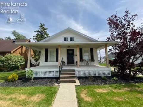 498 E Market St, Tiffin, OH 44883