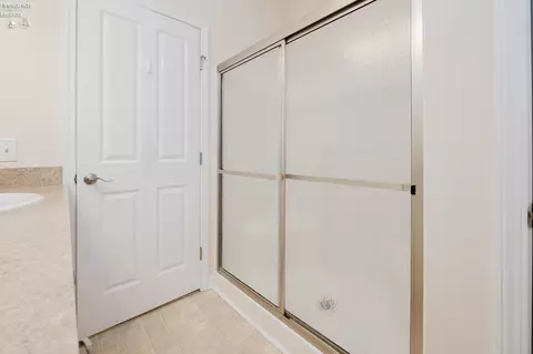 Bath - 3847 Coventry Ln, Huron, OH 44839 photo 2 of 5