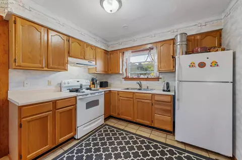 Kitchen - 1320 Berlin Rd, Huron, OH 44839 photo 5 of 7