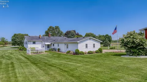 Exterior - 1320 Berlin Rd, Huron, OH 44839 photo 7 of 13