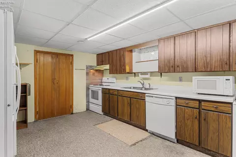 Kitchen - 1320 Berlin Rd, Huron, OH 44839 photo 4 of 7