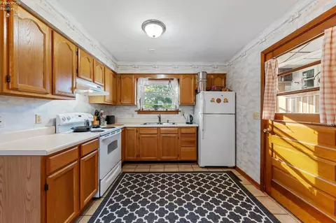 Kitchen - 1320 Berlin Rd, Huron, OH 44839 photo 6 of 7