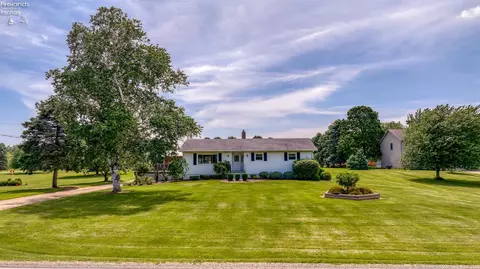 1320 Berlin Rd, Huron, OH 44839