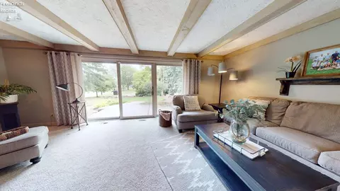 Living - 3985 Wiers Rd, Willard, OH 44890 photo 4 of 4