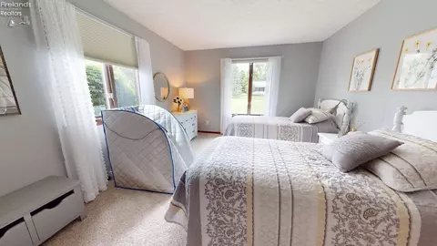 Bedroom - 3985 Wiers Rd, Willard, OH 44890 photo 6 of 11