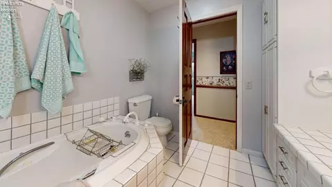 Bath - 3985 Wiers Rd, Willard, OH 44890 photo 6 of 8