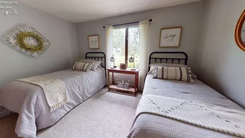Bedroom - 3985 Wiers Rd, Willard, OH 44890 photo 9 of 11