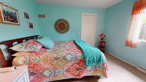 Bedroom - 3985 Wiers Rd, Willard, OH 44890 photo 4 of 11