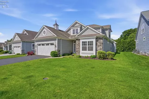 2110 Bailiwick, Marblehead, OH 43440