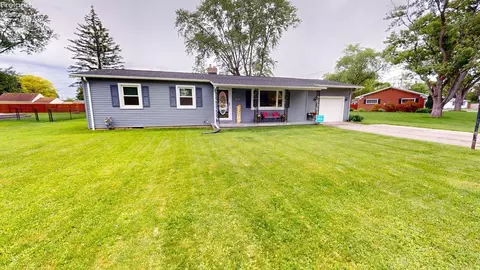 509 Guernsey Dr, Fremont, OH 43420