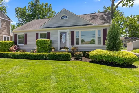 33161 Lake Rd, Avon Lake, OH 44012