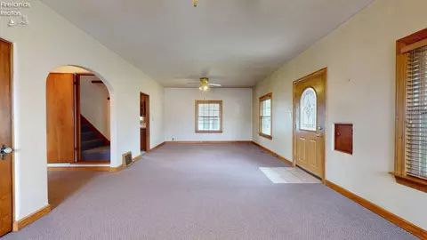 Living - 703 S Myrtle Ave, Willard, OH 44890 photo 1 of 5