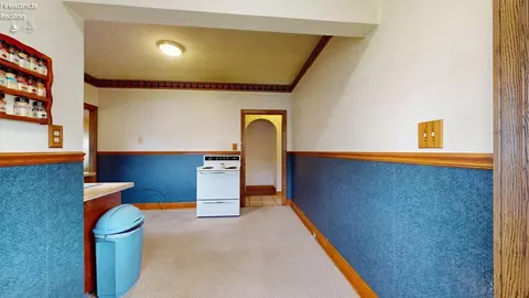 Entry Way - 703 S Myrtle Ave, Willard, OH 44890 photo 1 of 2