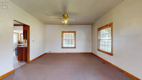 Living - 703 S Myrtle Ave, Willard, OH 44890 photo 2 of 5
