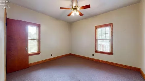 Bedroom - 703 S Myrtle Ave, Willard, OH 44890 photo 1 of 5