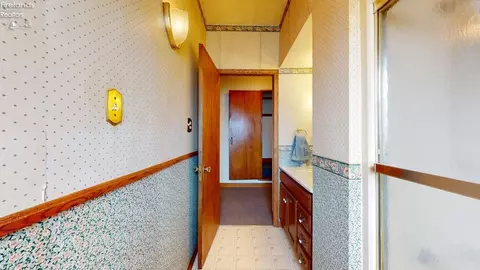 Bath - 703 S Myrtle Ave, Willard, OH 44890 photo 2 of 2