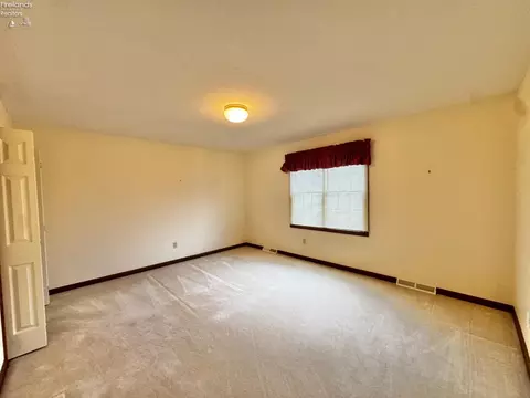 Bedroom - 328 Windsor Ct, Huron, OH 44839 photo 5 of 6