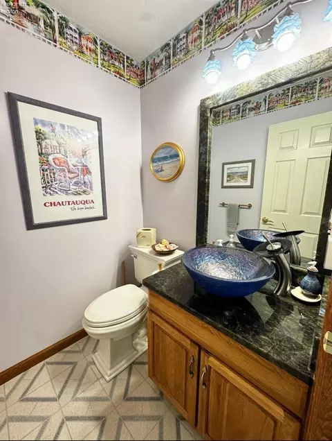 Bath - 328 Windsor Ct, Huron, OH 44839 photo 2 of 4
