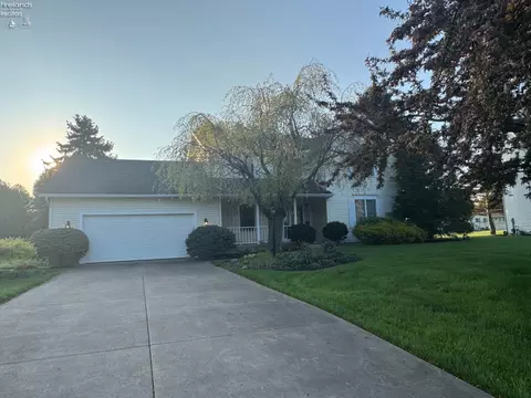 328 Windsor Ct, Huron, OH 44839