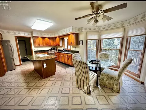 Kitchen - 328 Windsor Ct, Huron, OH 44839 photo 4 of 4