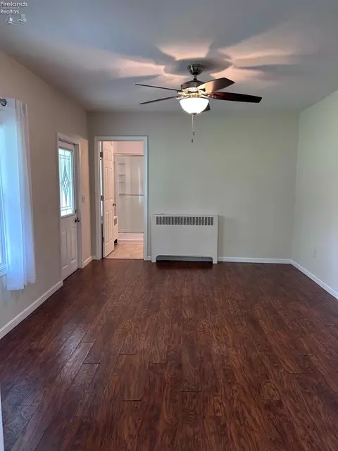 Living - 710 River Rd, Huron, OH 44839 photo 1 of 2