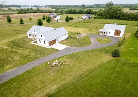 1290 S Hartshorn Rd, Marblehead, OH 43440