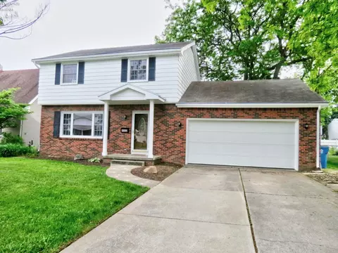 3322 Cromwell Dr, Oregon, OH 43616