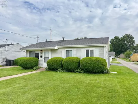 Exterior - 420 Moore Ave, Bellevue, OH 44811 photo 2 of 5