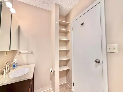 Bath - 420 Moore Ave, Bellevue, OH 44811 photo 2 of 2