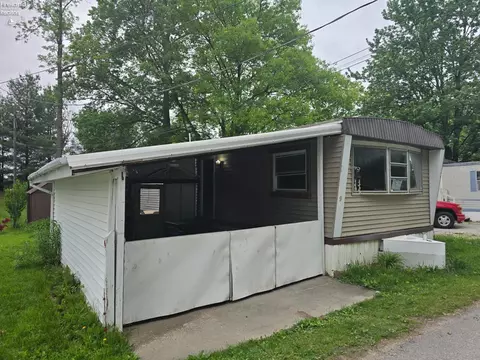 56 E Main St #9, Wakeman, OH 44889 photo 2